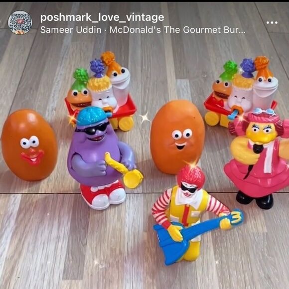 Disney vintage from Mickey to Nickelodeon items Nike come check out my closet - Picture 3 of 3